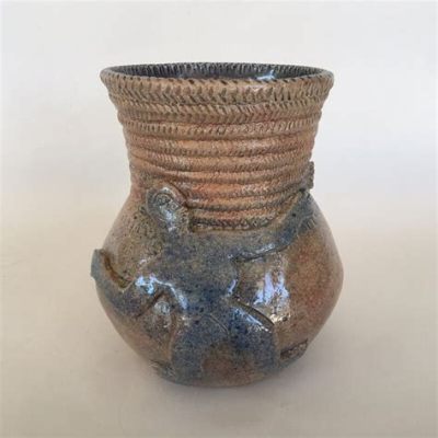  Haku's Vessel - A Ceramic Symphony Embracing the Essence of Ancestral Spirits